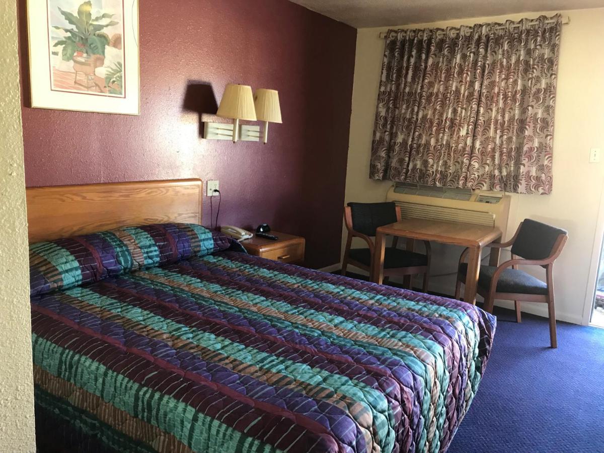 Luxury Inn George West Buitenkant foto